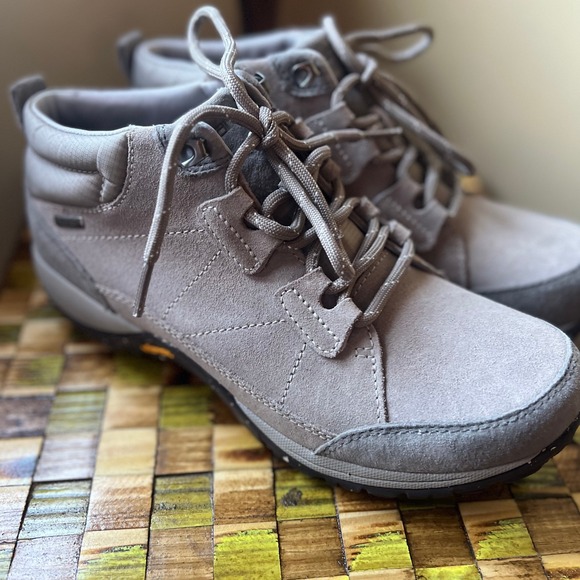 Dansko Pearla Waterproof Suede Ankle Boots Women's‎ 39/8 - Picture 1 of 8